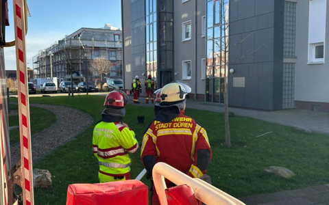 FW Düren: Wohnungsbrand am Freitagvormittag im Dürener Grüngürtel - Foto: presseportal.de