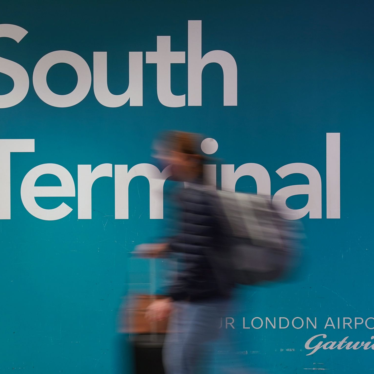 Am Südterminal wurde ein verdächtiger Gegenstand gefunden. (Archivbild) - Foto: Gareth Fuller/PA Wire/dpa