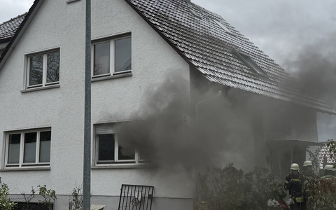 FW-OG: Brand in Einfamilienhaus - WG-Zimmer ausgebrannt - Foto: presseportal.de