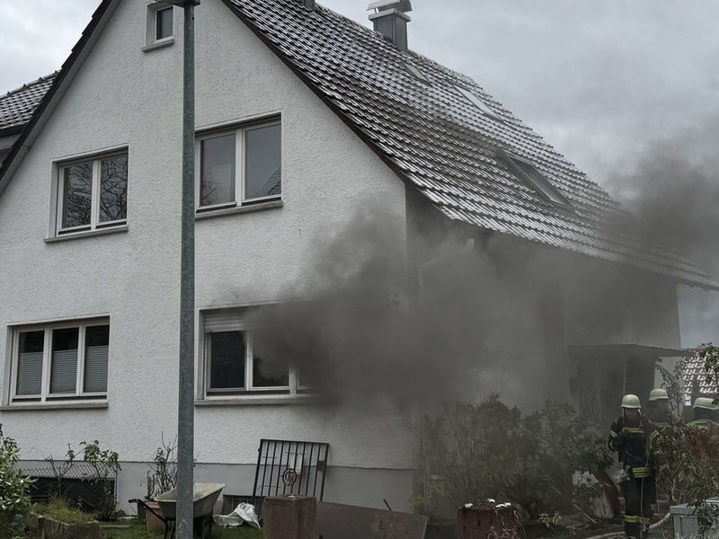 FW-OG: Brand in Einfamilienhaus - WG-Zimmer ausgebrannt - Foto: presseportal.de