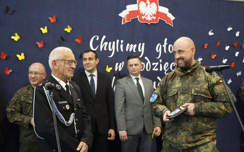 Hochwasser-Einsatz beendet: Oberschlesische Bevölkerung / verabschiedet bayerische Pioniere - Foto: presseportal.de