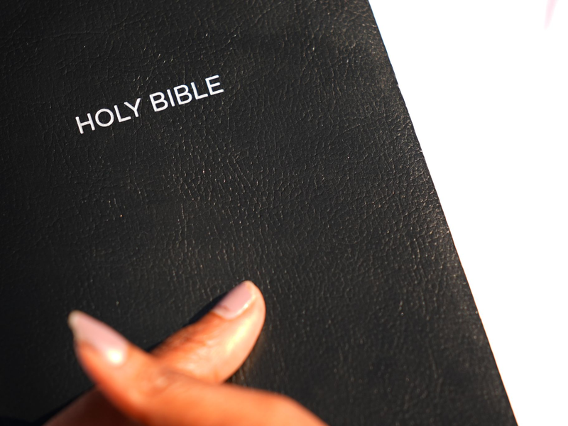 Republikaner wollen, dass Schulen in den USA mehr Fokus auf Religion legen. (Archivbild) - Foto: Brynn Anderson/AP/dpa