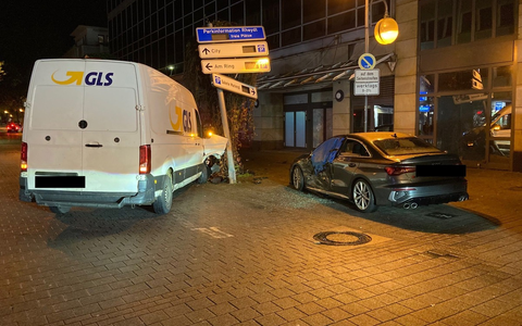 POL-MG: Fahrerflucht in Rheydt: 40-Jähriger verursacht Verkehrsunfälle unter Alkoholeinfluss - Foto: presseportal.de