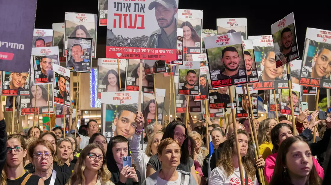 Angehörige der Geiseln fordern erneut ihre Freilassung. (Archivbild) - Bild: Israel Hadari/ZUMA Press Wire/dpa