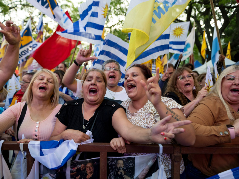 Bei der Stichwahl in Uruguay wird ein knappes Ergebnis erwartet. (Archivbild) - Foto: Santiago Mazzarovich/AP/dpa