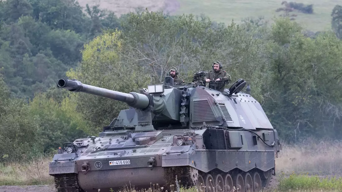 Auch Deutschland liefert der Ukraine neue Waffen. (Archivbild) - Bild: Boris Roessler/dpa