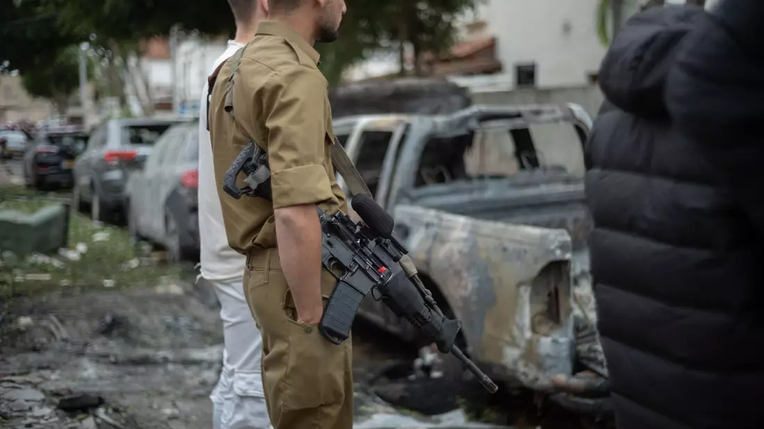 Die Hisbollah feuert seit Beginn des Gaza-Kriegs Raketen auf Israel ab.  - Bild: Ilia Yefimovich/dpa