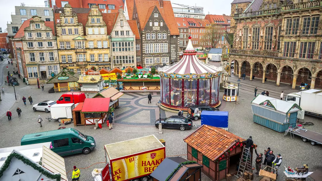 Bei milden Temperaturen öffnen viele Weihnachtsmärkte in Deutschland. (Archivbild) - Bild: Sina Schuldt/dpa