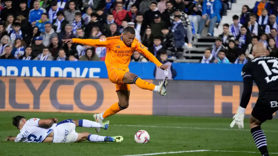 Superstar Kylian Mbappé fühlt sich langsam angekommen im Team. - Bild: Bernat Armangue/AP