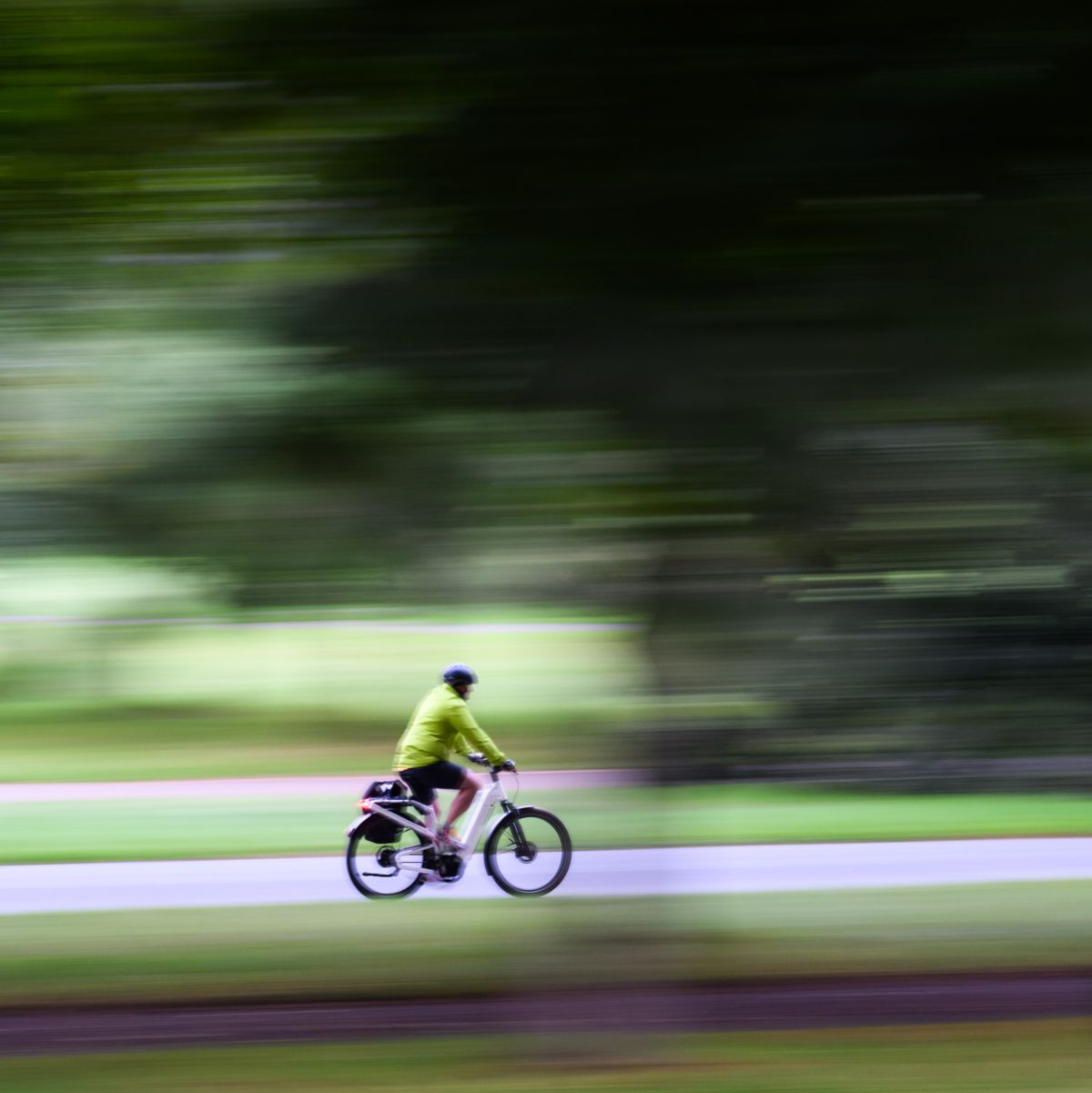 Nicht mal jeder Zweite ist der Ansicht, dass ihm ausreichend sichere Radwege zur Verfügung stehen. (Archivbild) - Foto: Julian Stratenschulte/dpa