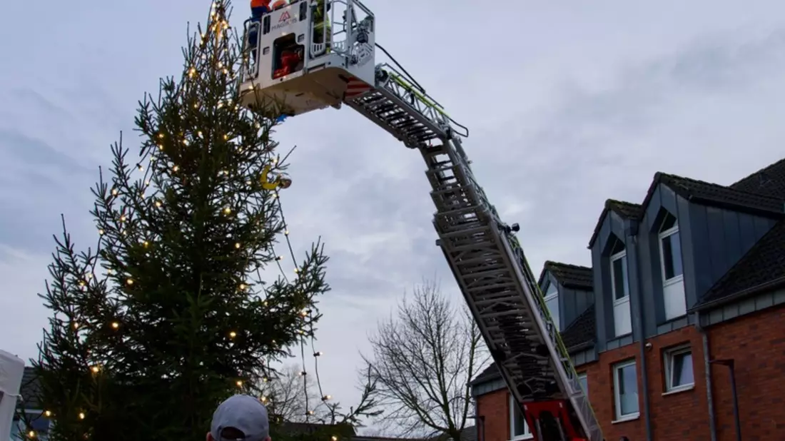 FW Kranenburg: Weihnachtsbaumaktion und Spendenaufruf - Bild: presseportal.de
