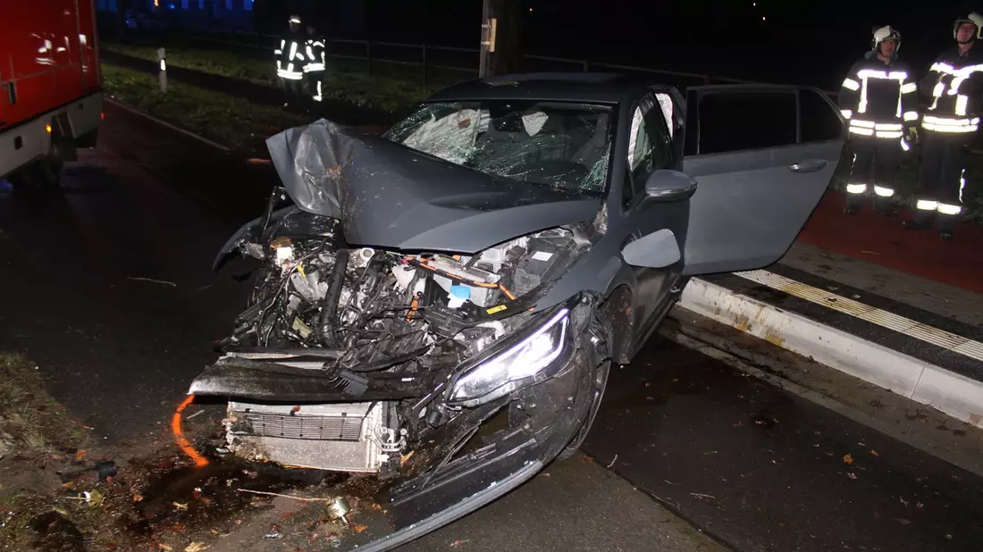 POL-KLE: Kranenburg-Wyler - Verkehrsunfall / 41-jähriger Niederländer nach Kollision schwer verletzt - Bild: presseportal.de