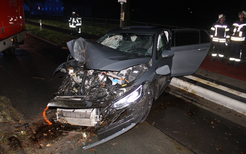 POL-KLE: Kranenburg-Wyler - Verkehrsunfall / 41-jähriger Niederländer nach Kollision schwer verletzt - Foto: presseportal.de