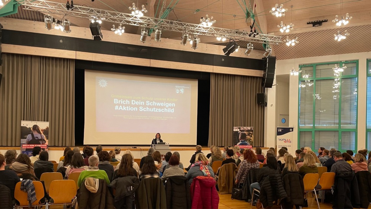 POL-DA: Mörlenbach: Infoveranstaltung #AKTION SCHUTZSCHILD - Schutz von Kindern und Jugendlichen vor sexuellem Missbrauch und sexualisierter Gewalt - Foto: presseportal.de