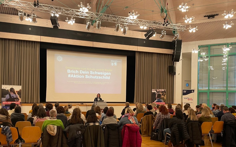 POL-DA: Mörlenbach: Infoveranstaltung #AKTION SCHUTZSCHILD - Schutz von Kindern und Jugendlichen vor sexuellem Missbrauch und sexualisierter Gewalt - Foto: presseportal.de