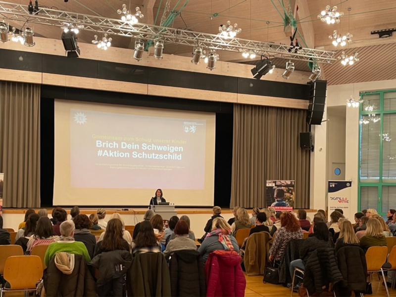 POL-DA: Mörlenbach: Infoveranstaltung #AKTION SCHUTZSCHILD - Schutz von Kindern und Jugendlichen vor sexuellem Missbrauch und sexualisierter Gewalt - Foto: presseportal.de