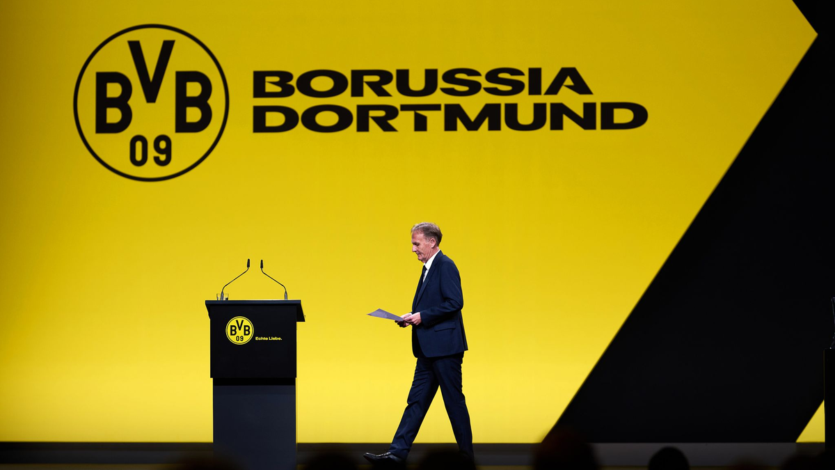 BVB-Geschäftsführer Hans-Joachim Watzke rechnete vor, dass bei der Mitgliederversammlung nur 0,25 Prozent der 215.000 Mitglieder gegen die Partnerschaft mit Rheinmetall gestimmt hätten. - Foto: Bernd Thissen/dpa