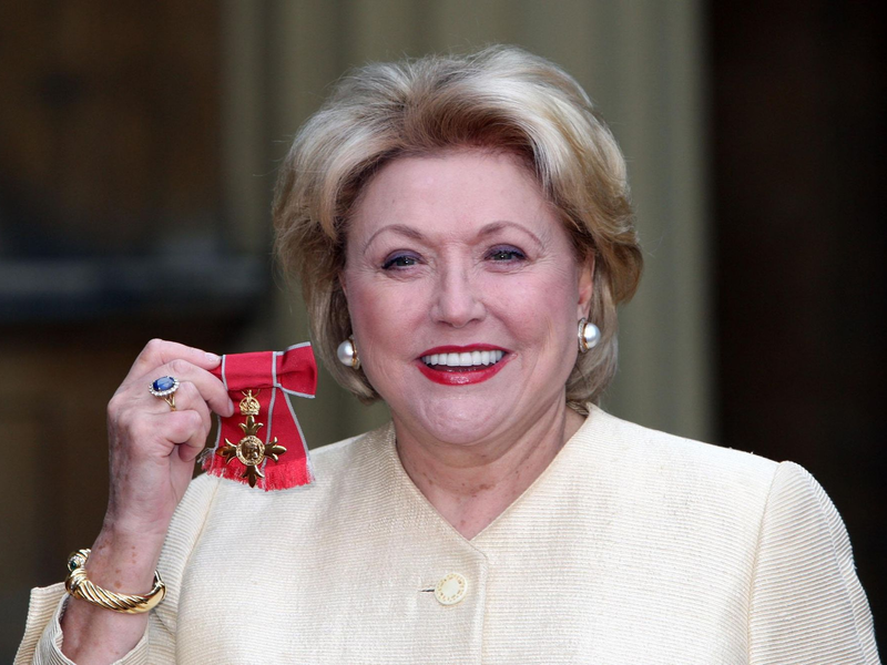 Barbara Taylor Bradford hat im Buckingham Palace in London den Orden «Member of the Most Excellent Order of the British Empire» erhalten. (Foto Archiv) - Foto: Steve Parsons/PA Wire/dpa