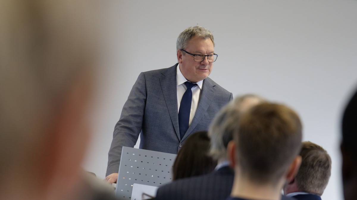 POL-PPWP: Wechsel an der Spitze der Kriminalinspektion Kaiserslautern 3 - Foto: presseportal.de