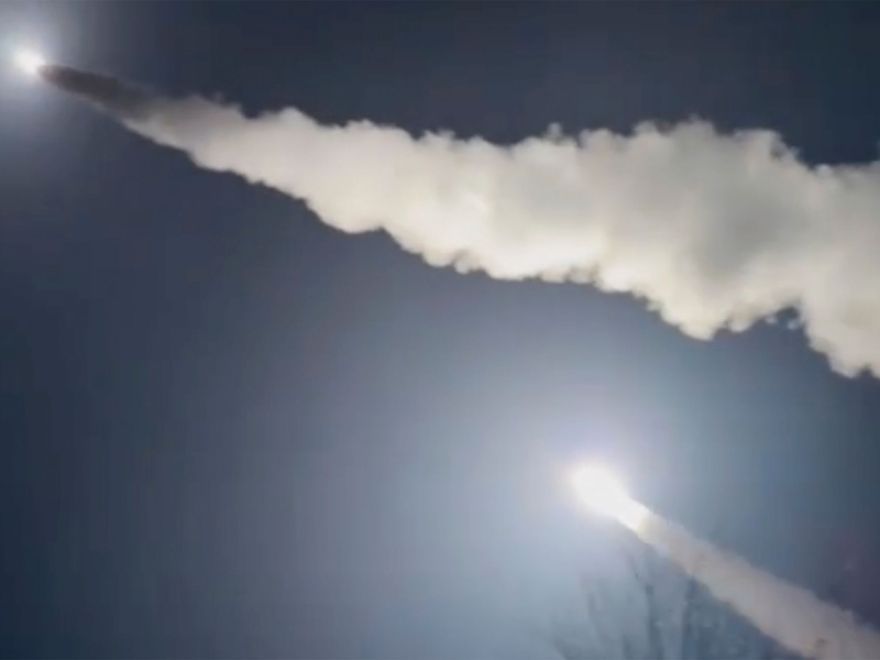 Nach russischen Angaben wurde ein Flughafen im Süden des Landes mit ATACMS-Raketen beschossen, nun hat Moskau mit Vergeltung gedroht. (Archivbild)  - Foto: Uncredited/Lachen Pyshe Telegram/AP/dpa