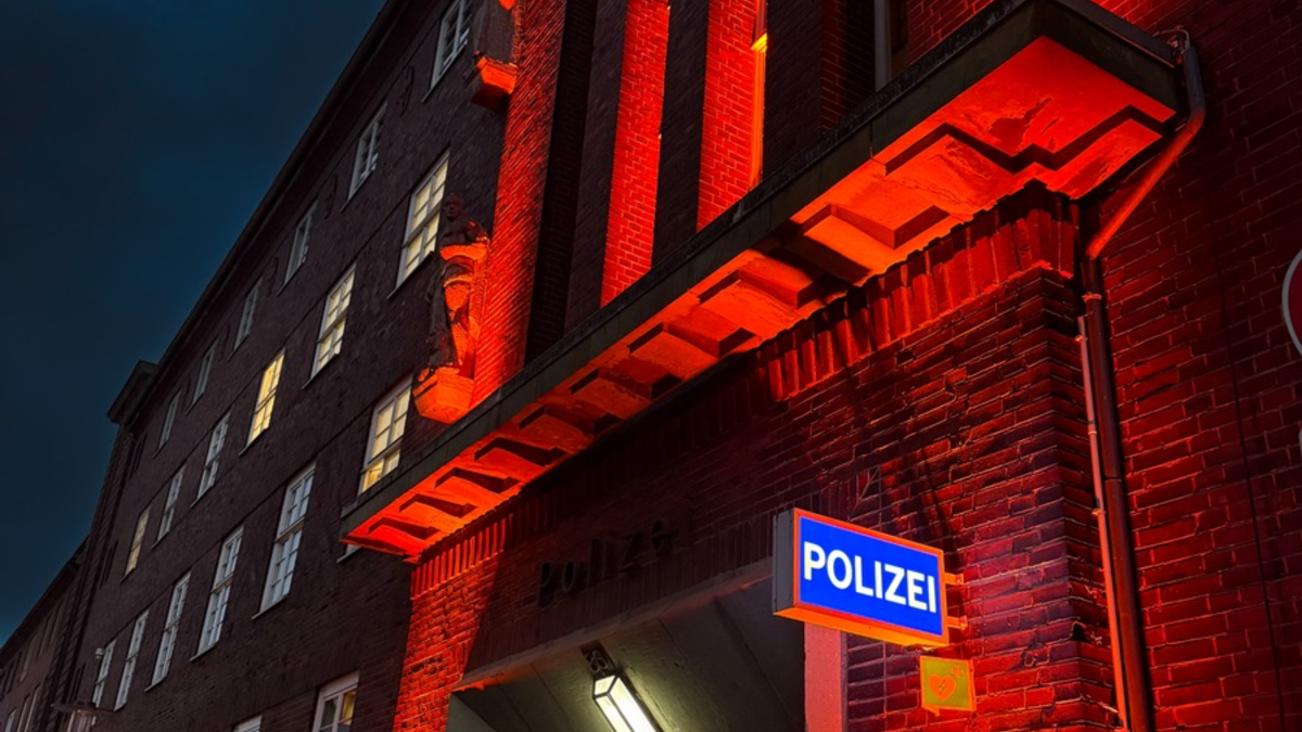 POL-HAM: Orange your City - Polizei Hamm zeigt sich solidarisch - Foto: presseportal.de