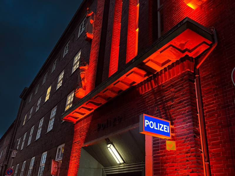 POL-HAM: Orange your City - Polizei Hamm zeigt sich solidarisch - Foto: presseportal.de