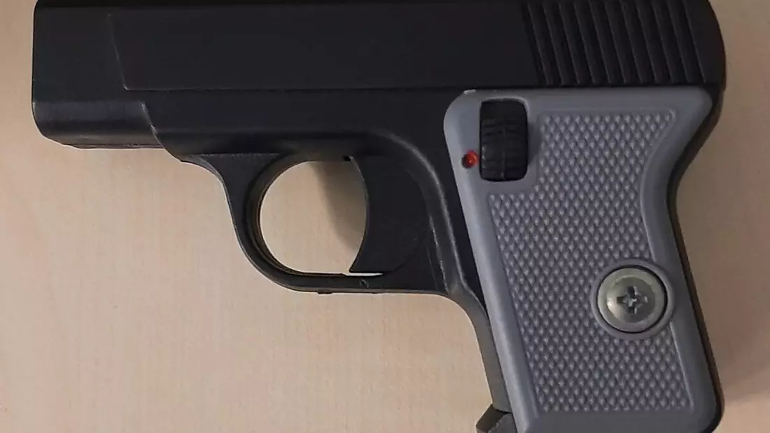 BPOL-HB: Junger Mann mit Anscheinswaffe im Zug - Bundespolizei in Bremerhaven im Einsatz - Bild: presseportal.de