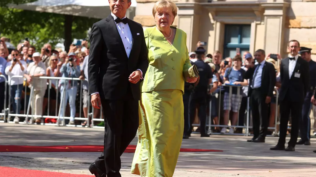 Über ihren Ehemann schreibt Ex-Kanzlerin Angela Merkel in ihren Memoiren: «Wir liebten und lieben beide die Natur und das Reisen. Über ihn lernte ich die Musik von Richard Wagner erst richtig kennen und verstehen.»  (Archivfoto) - Bild: Karl-Josef Hildenbrand/dpa/dpa-tmn