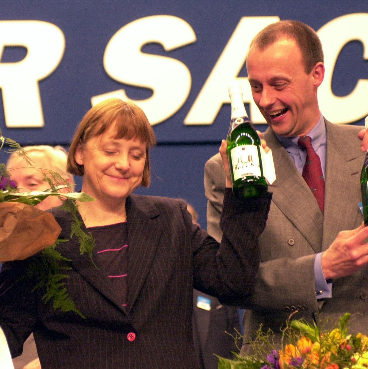 Friedrich Merz «war und ist ein brillanter Redner», schreibt die Altkanzlerin in ihren Memoiren über den heutigen Kanzlerkandidaten. Hanseatisch trocken fügt die gebürtige Hamburgerin ein paar Zeilen weiter dann an: «Aber es gab ein Problem, und zwar von Beginn an: Wir wollten beide Chef werden.»  (Archivfoto) - Foto: Michael Jung/dpa