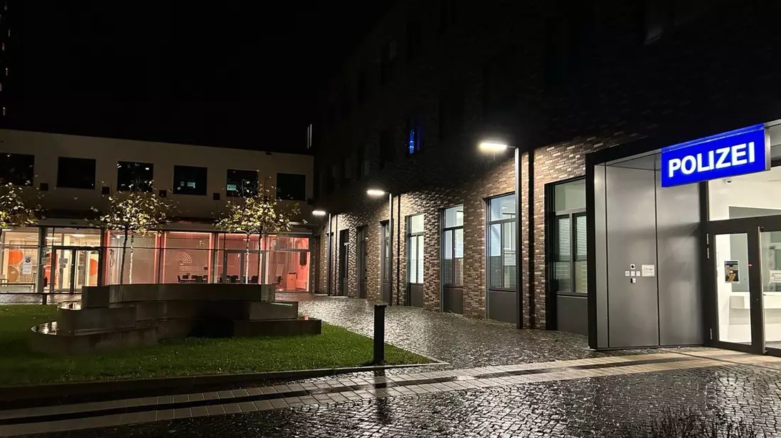 POL-PDTR: Orange Day - Polizeipräsidium Trier setzt ein Zeichen gegen Gewalt an Frauen und Mädchen - Bild: presseportal.de