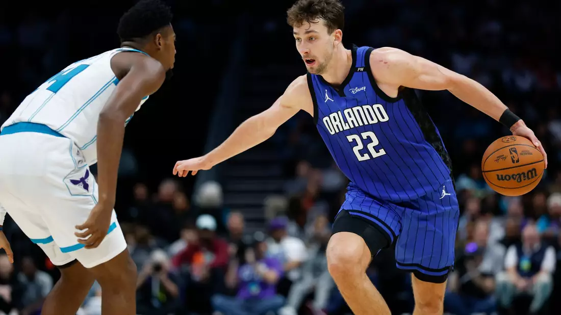Weiterhin in Topform: Franz Wagner (r) und die Orlando Magic.  - Bild: Nell Redmond/AP/dpa