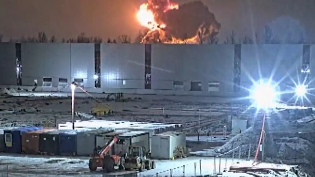 Noch ist unklar, weshalb die Frachtmaschine bei Vilnius abgestürzt ist (Foto aktuell). - Bild: Teltonika company/AP/dpa