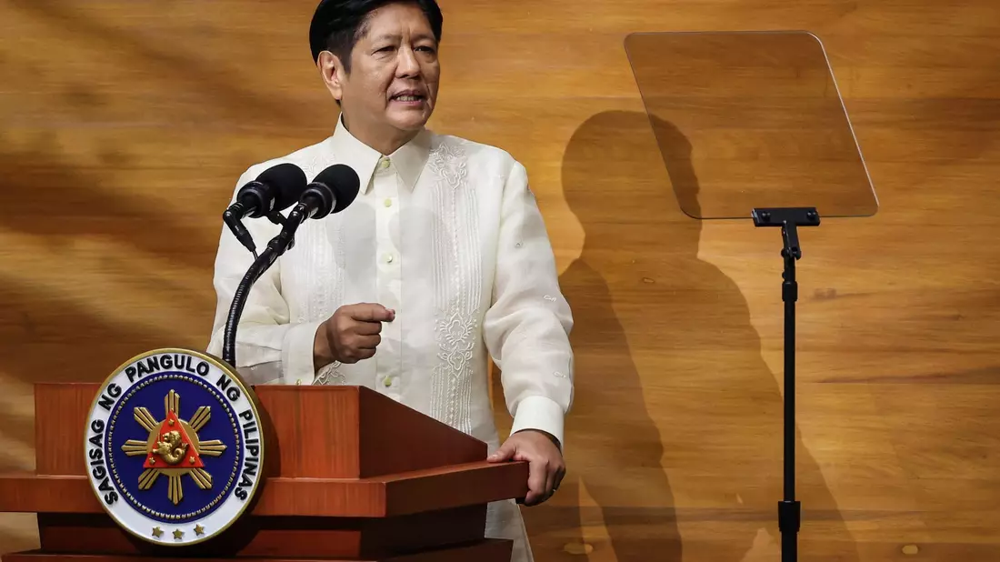Marcos Jr. hat gefordert, Duterte wegen ihrer Drohungen zur Rechenschaft zu ziehen. (Archivbild) - Bild: Gerard V. Carreon/AP/dpa