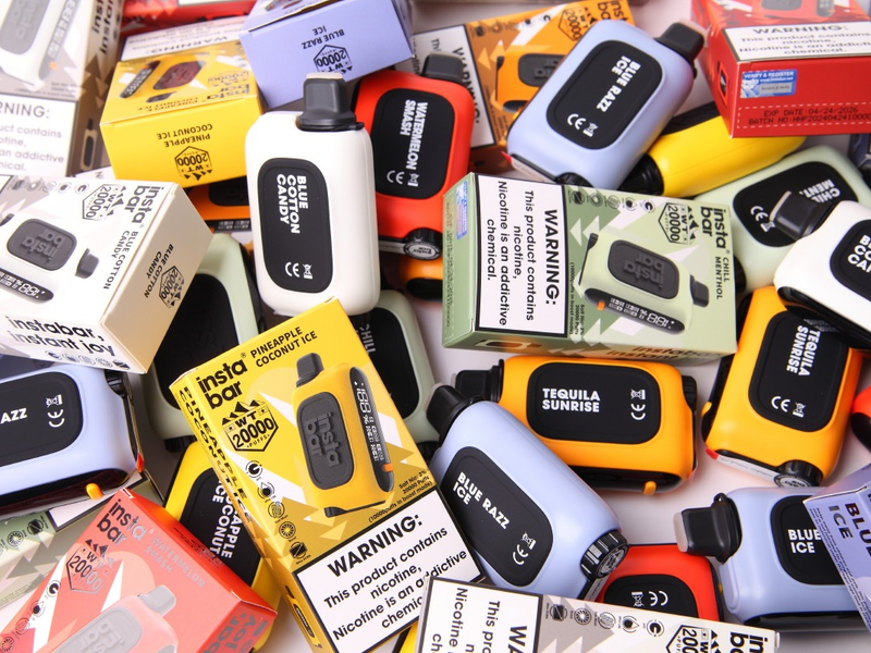 ZOLL-BB: Durchsuchungen wegen des illegalen Handels mit Einweg-E-Zigaretten - Foto: presseportal.de
