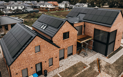 Photovoltaik ohne lange Wartezeiten: Steven Hensel von der Grüne Leuchte GmbH & Co. KG erklärt, wie man seriöse Anbieter findet - Foto: presseportal.de