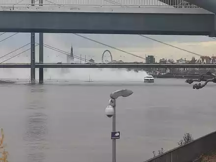 POL-DU: Düsseldorf/Duisburg: Schwelbrand auf Fahrgastschiff - Foto: presseportal.de
