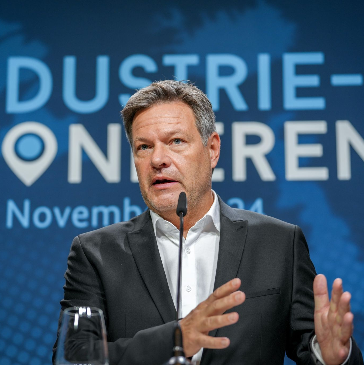 Habeck hält kurzfristige Maßnahmen noch in dieser Legislaturperiode Maßnahmen für möglich.  - Foto: Kay Nietfeld/dpa