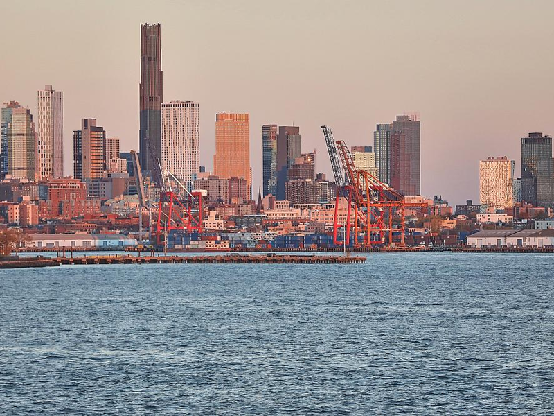 Industrieanlagen und Hafen in New York/Brooklyn (Archiv) - Foto: über dts Nachrichtenagentur