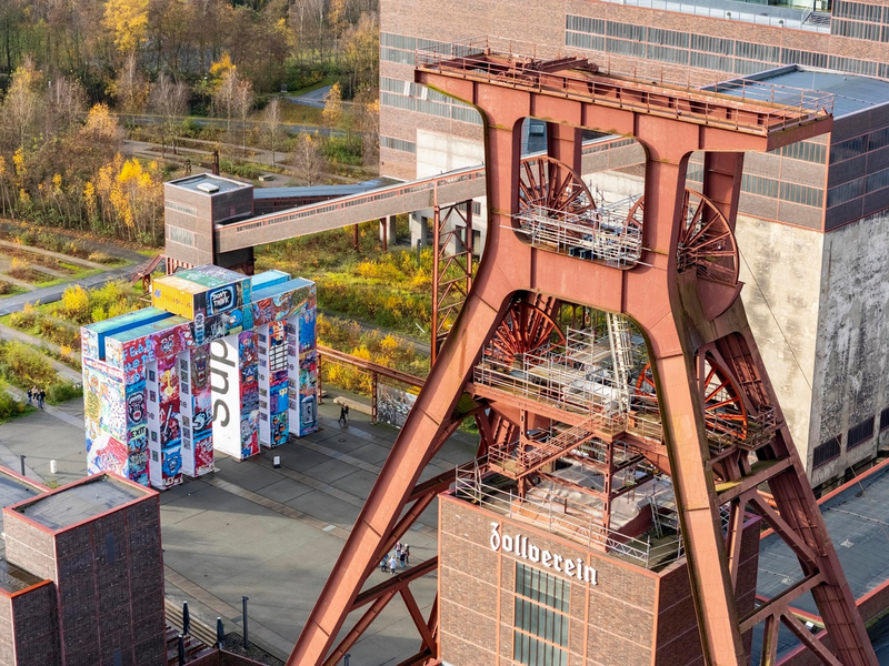 Ein Zeichen der Demokratie auf dem UNESCO-Welterbe Zollverein / Global Gate mit 2.000 Quadratmetern Kunst - Foto: presseportal.de