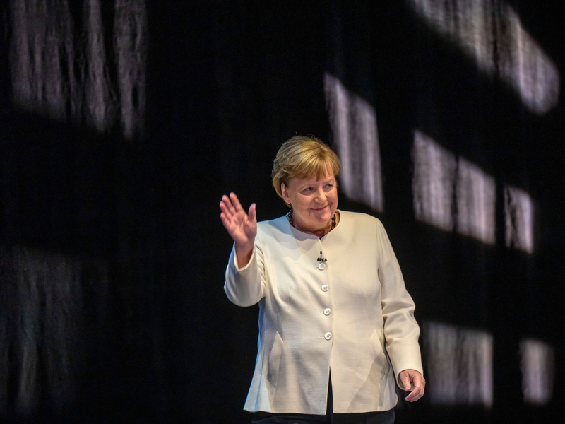 Die frühere Bundeskanzlerin Angela Merkel gibt sich bei der Vorstellung ihrer Memoiren schlagfertig und ein wenig selbstkritisch. - Foto: Michael Kappeler/dpa