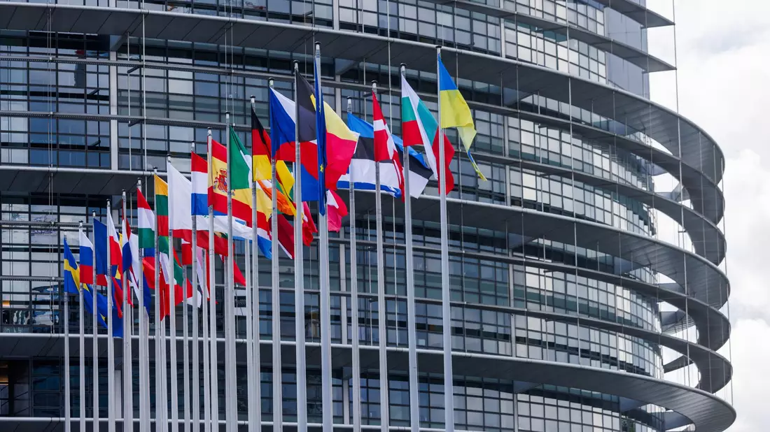Das EU-Parlament hatte heftig um die Besetzung der Kommission gestritten. (Archivbild) - Bild: Philipp von Ditfurth/dpa