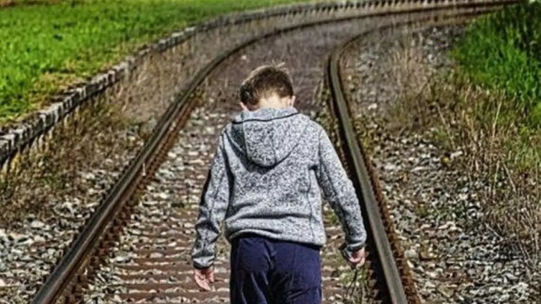 BPOL NRW: Gerade nochmal gut gegangen: Bundespolizei nimmt 12-jährigen Gleisläufer in Gewahrsam - Bild: presseportal.de