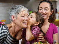 Wie bitte, was? So schulen Sie Ihr Hörvermögen / Mit den Jahren lässt die Fähigkeit, gut zu hören, allmählich nach. Doch gibt es Möglichkeiten, Sinne und Gehirn zu schärfen - Foto: presseportal.de