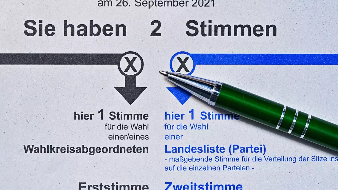 Über die Erststimme werden die Direktkandidaten gewählt, über die Zweitstimme die Zusammensetzung des Bundestages. (Archivbild) - Bild: Patrick Pleul/dpa-Zentralbild/ZB