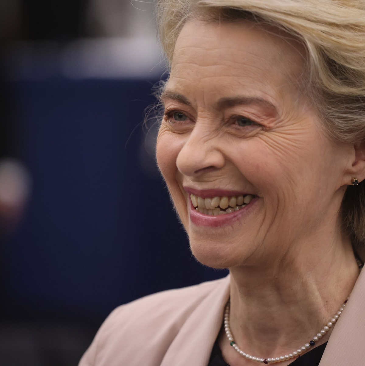 Von der Leyen hat gut lachen: Ihre Kommission wurde bestätigt. - Foto: Philipp von Ditfurth/dpa