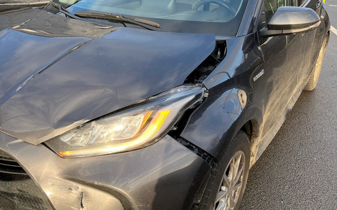 POL-GM: Hoher Sachschaden und eine Verletzte nach Verkehrsunfall - Foto: presseportal.de