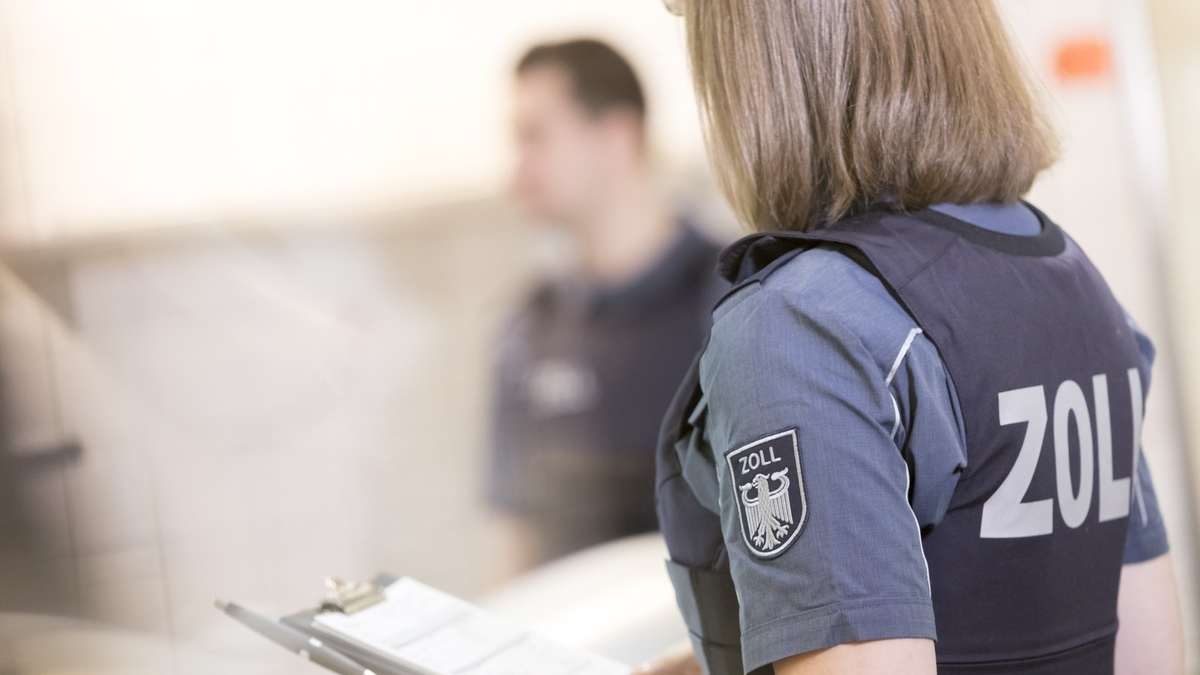 HZA-M: Zoll und Steuerfahndung durchsuchen bundesweit rund 70 Objekte mit Schwerpunkt in München - Foto: presseportal.de