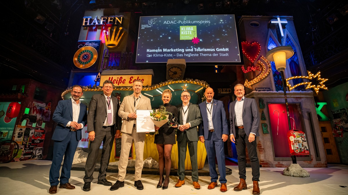 Klima-Kiste gewinnt ADAC Publikumspreis / Deutscher Tourismuspreis in Hamburg verliehen / Platz 1 geht an 