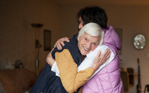 Lichtblick Seniorenhilfe e.V. startet große Spendenaktion / Armen Rentnern Weihnachtsfreuden schenken - Foto: presseportal.de Lichtblick Seniorenhilfe e.V. startet große Spendenaktion / Armen Rentnern Weihnachtsfreuden schenken - Foto: presseportal.de