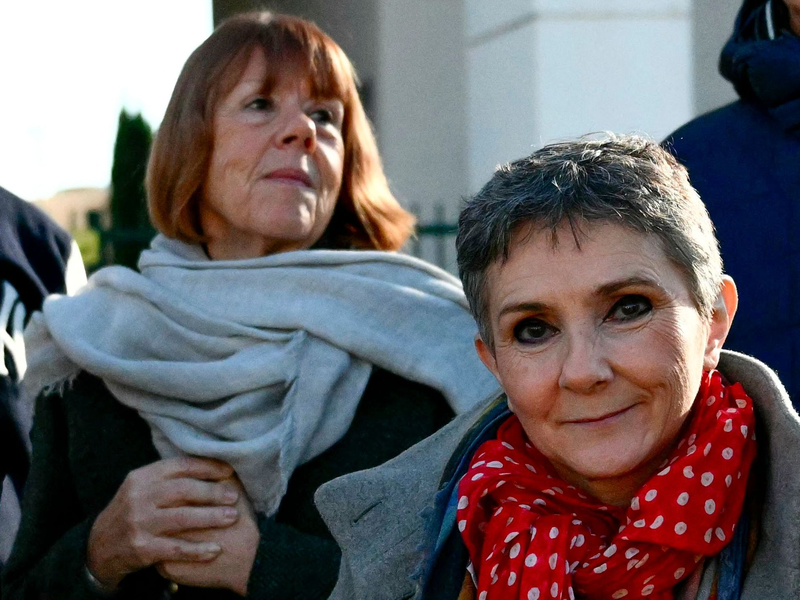 Anwältin Zavarro weist die Mitangeklagten zur Verwantwortung. - Foto: Christophe Simon/AFP/dpa